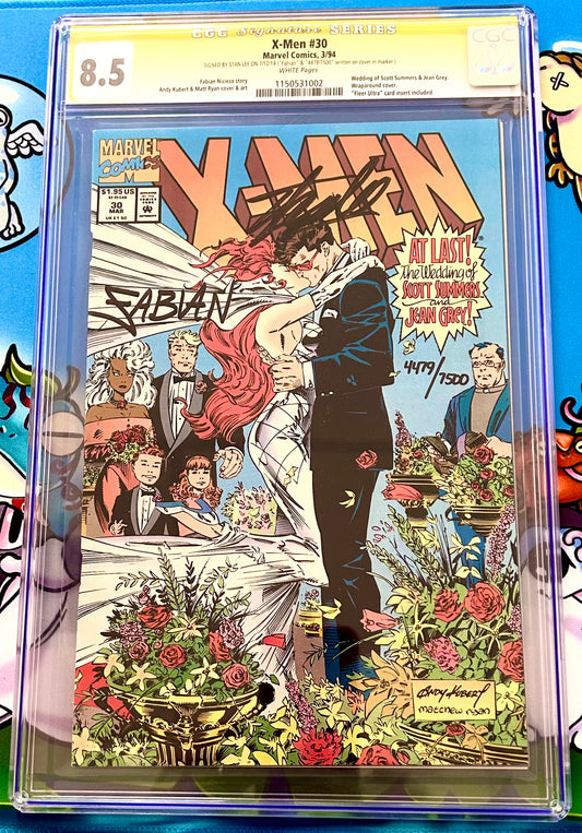 X-Men #30 Wedding Scott Summers/Jean Grey Wraparound Cover Stan Lee Hand Signed Variant CGC Signature Series Grade 8.5 Comic