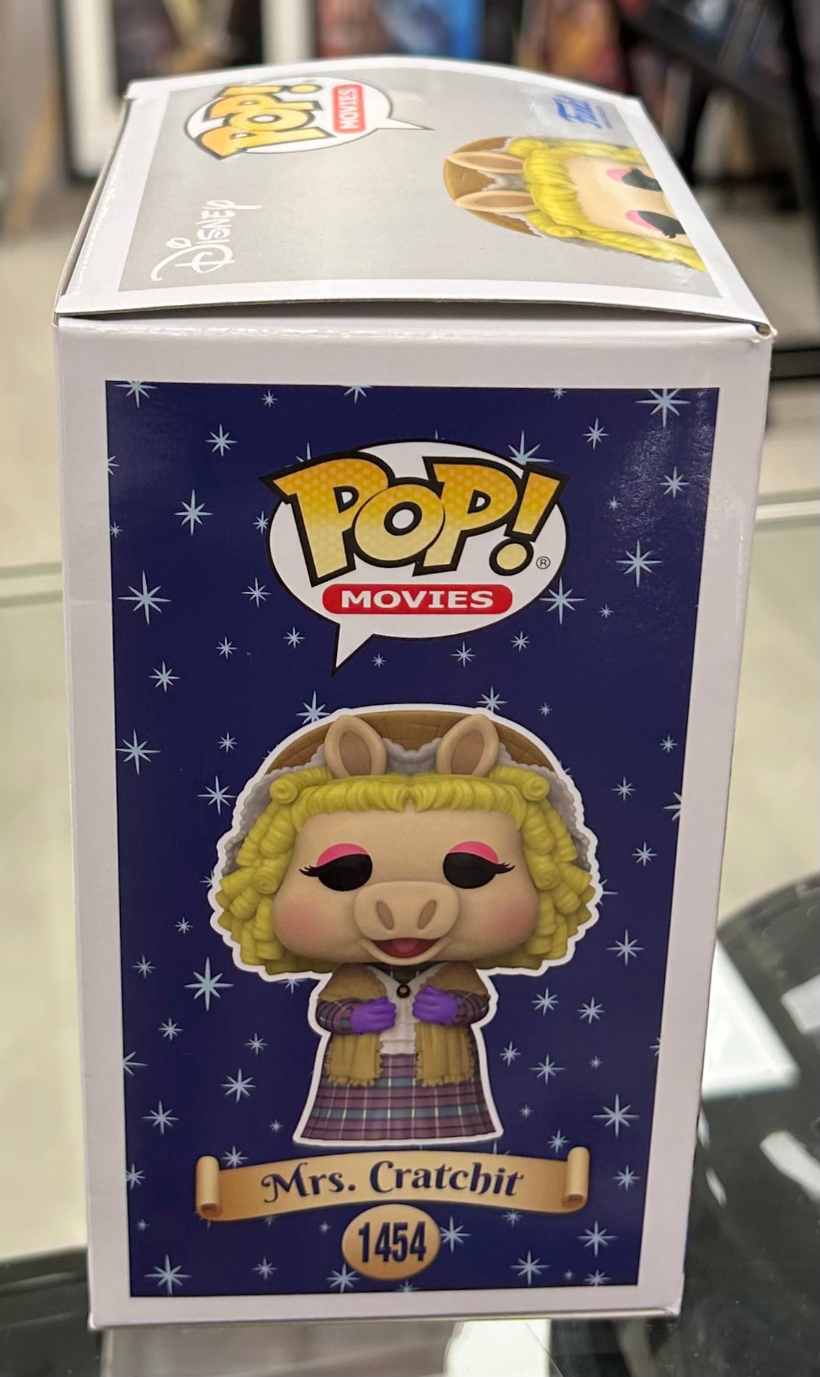 The Muppet Christmas Carol Mike Quinn Hand Signed Miss Piggy as Mrs. Cratchit 1454 Funko POP! with Triple Layer Authenticity