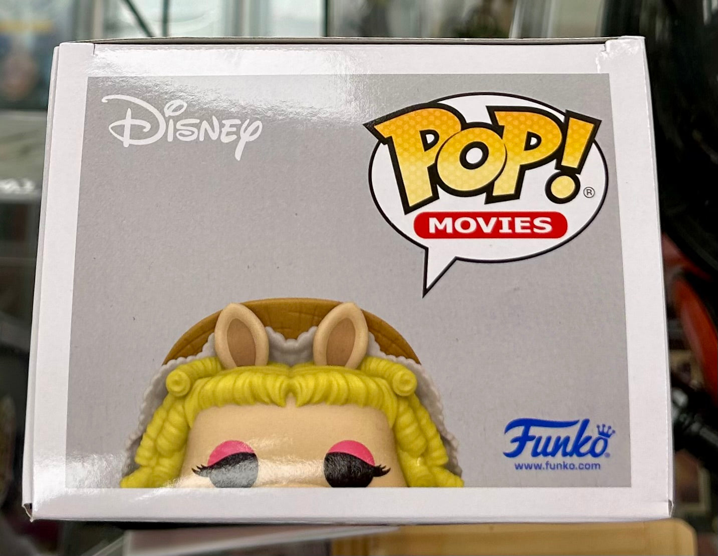 The Muppet Christmas Carol Mike Quinn Hand Signed Miss Piggy as Mrs. Cratchit 1454 Funko POP!