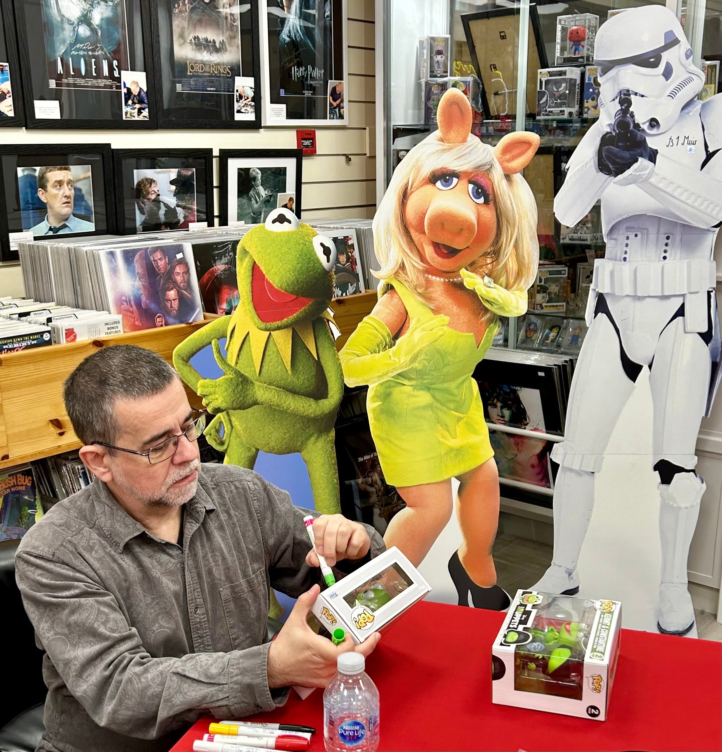 Disney The Muppets Kermit & Constantine Mike Quinn Hand Signed Funko POP! 2 Pack